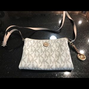 Michael Kors cross body pocketbook